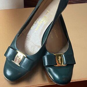 Vintage Salvatore Ferragamo Vara Pumps Shoes size 6 1/2
